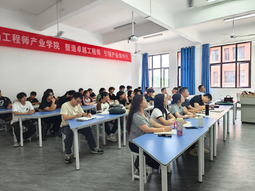 专家莅临讲学 聚力科研提升——南昌大学温辉梁教授、南昌航空航天大学刘崇波教授莅临我院开展科研成果专题分享