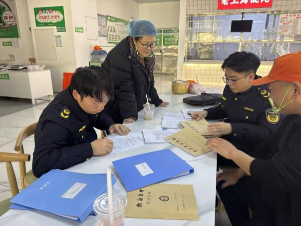 互查互促守平安 护校行动筑防线丨开展校园食品安全护校行动交叉检查