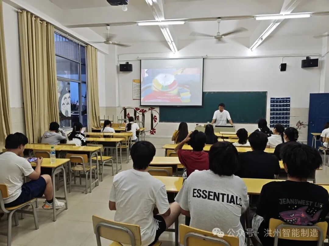 筑牢安全防线 护航平安校园建设——智能制造产业学院开展安全宣传日活动